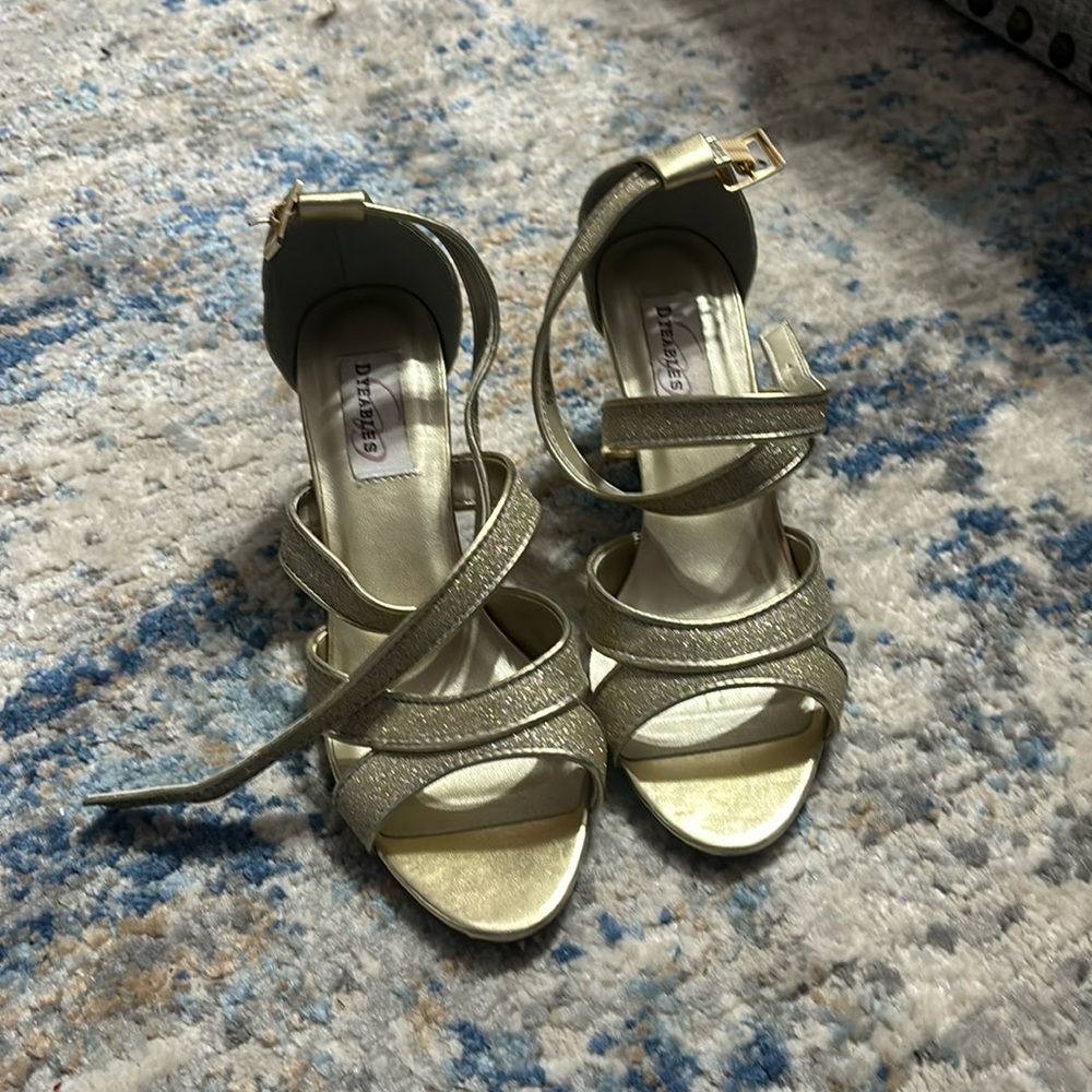 Size 9 Gold Heels